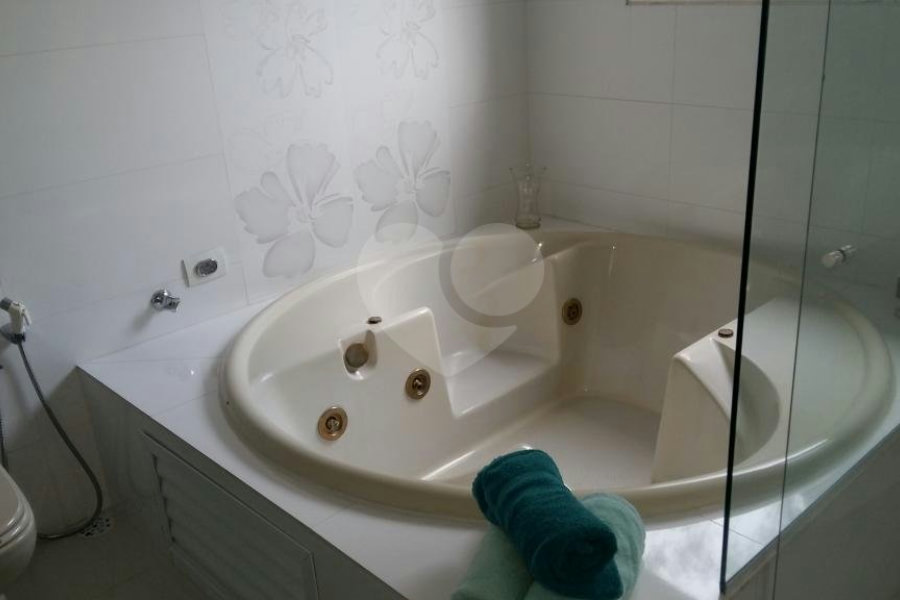 Casa à venda com 5 suítes no condomínio Parque Imperial da Cantareira, Mairiporã - SP
