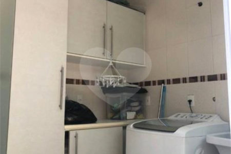 Casa à venda com 4 quartos, sendo 2 suítes, no condomínio Terras de São Francisco, Vinhedo - SP