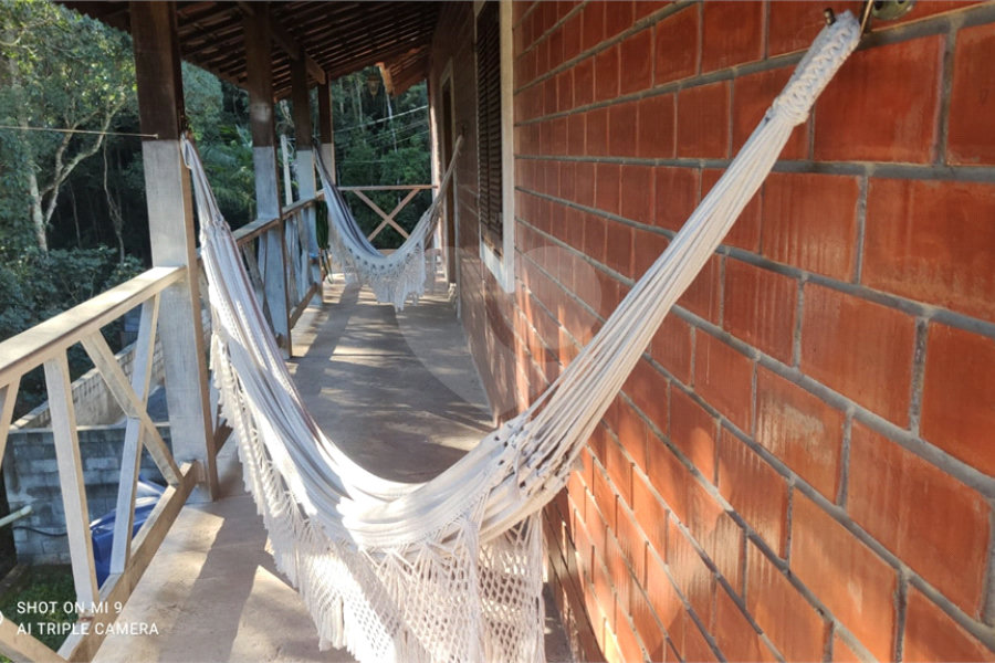 Casa à venda com 4 quartos, sendo 3 suítes, no condomínio Sausalito, Mairiporã - SP