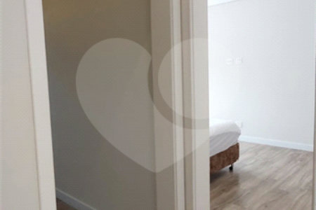Casa à venda com 3 suítes no condomínio Figueira Garden, Atibaia - SP