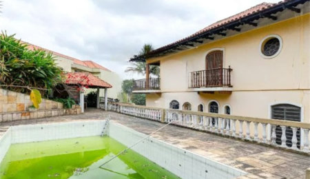 Casa à venda ou para alugar com 4 suítes em Vila Comercial, São Paulo, SP