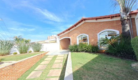 Casa à venda com 3 quartos, sendo 1 suíte,  em Vila Trujillo, Sorocaba, SP