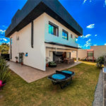 Casa à venda com 4 quartos, sendo 3 suítes,  no condomínio Vintage, Cotia - SP