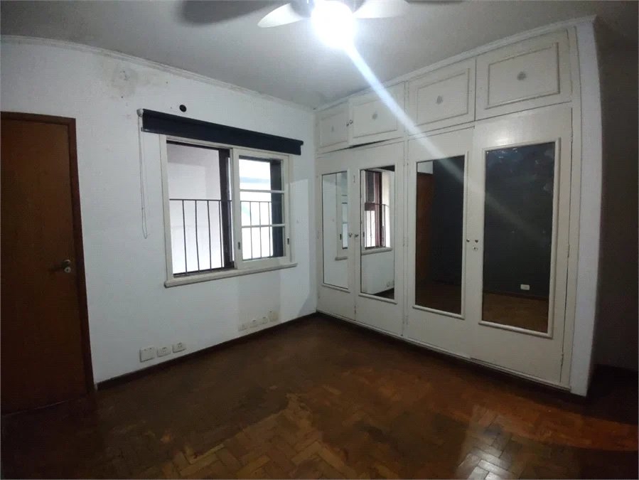 Sobrado à venda com 5 quartos, sendo 3 suítes, em Cidade Monções, São Paulo, SP