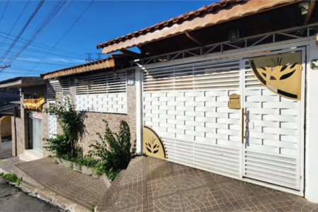 Casa Térrea à venda com 3 quartos, sendo 2 suítes, em Vila Medeiros, São Paulo, SP