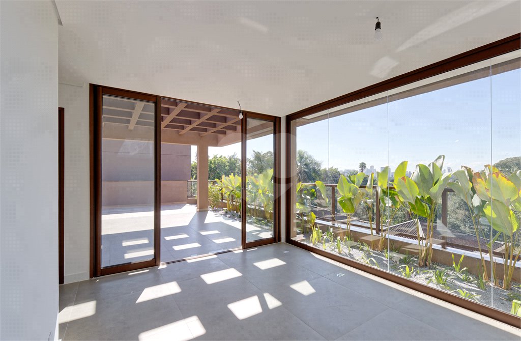 Casa à venda com 4 suítes no condomínio Casa Flora Badra, São Paulo - SP