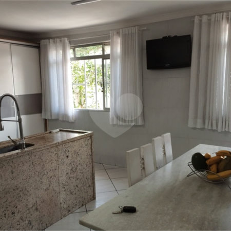 Sobrado à venda com 4 quartos, sendo 2 suítes, em Santa Teresinha, São Paulo, SP