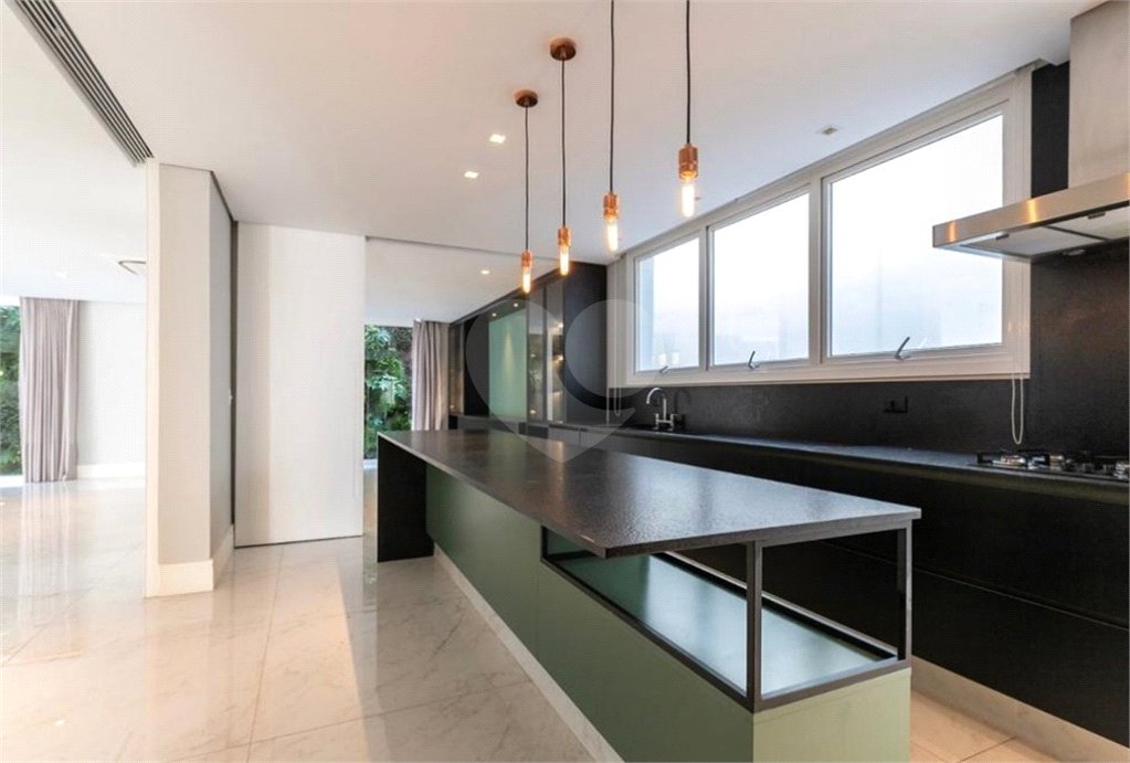 Casa à venda com 4 suítes no condomínio Hípica Garden, São Paulo - SP