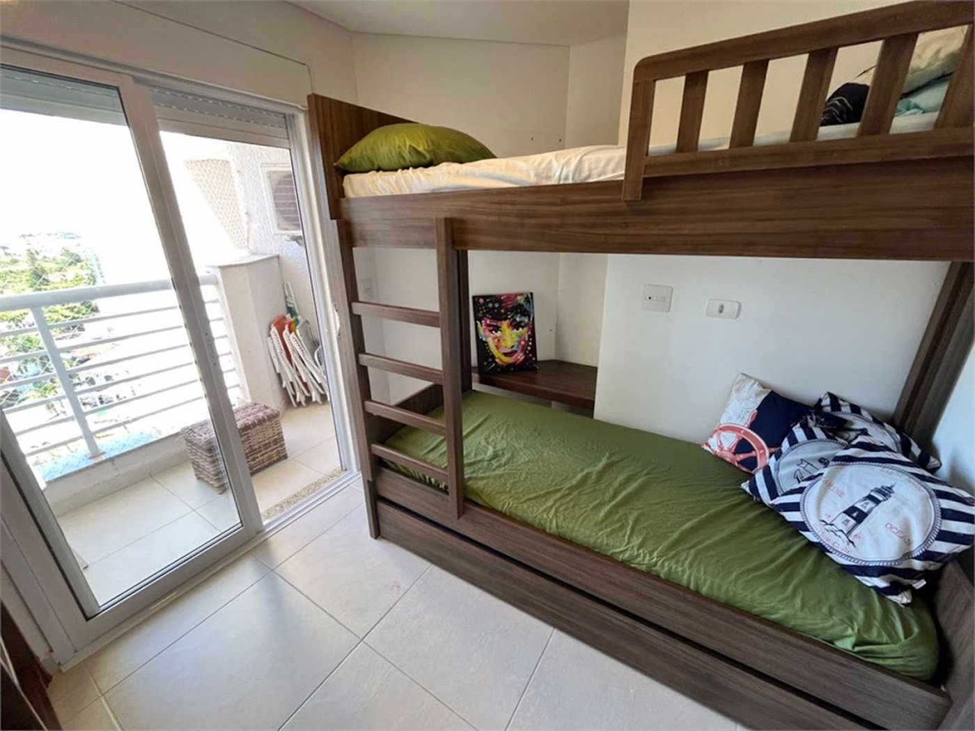 Apartamento Residencial à venda, Jardim Virginia, Guarujá - AP0995.