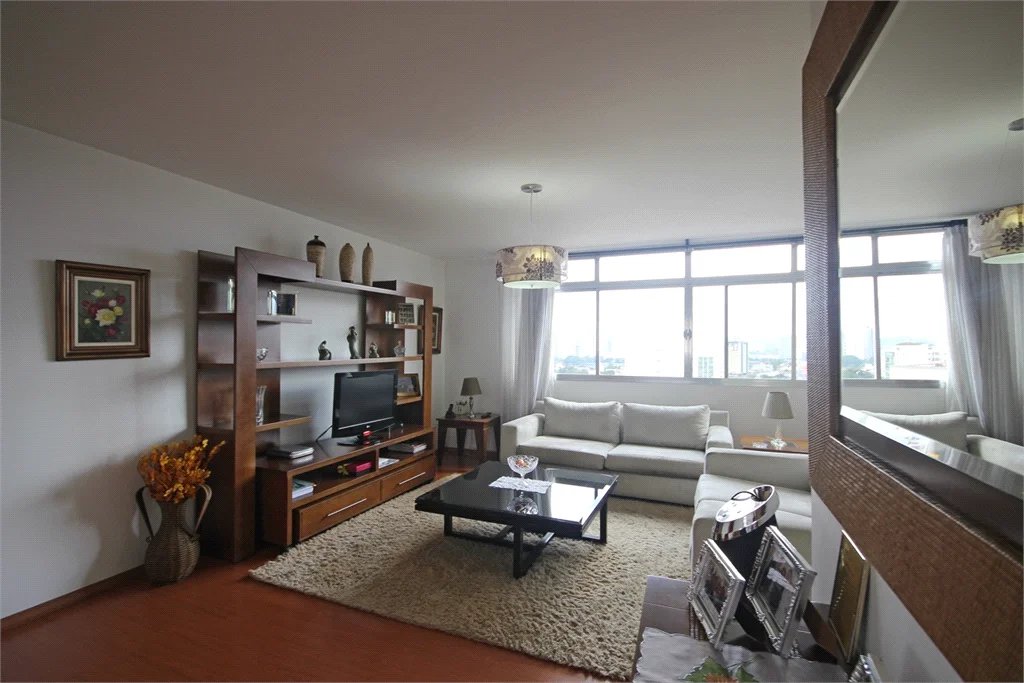 Apartamento à venda com 3 quartos, sendo 1 suíte, em Alto da Lapa, São Paulo, SP