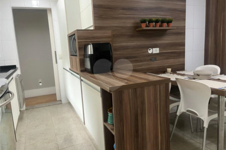 Apartamento à venda com 3 quartos, sendo 2 suítes, em Vila Mariana, São Paulo, SP