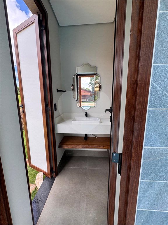 Casa à venda com 6 suítes no condomínio Vila Pinhal, Itirapina - SP