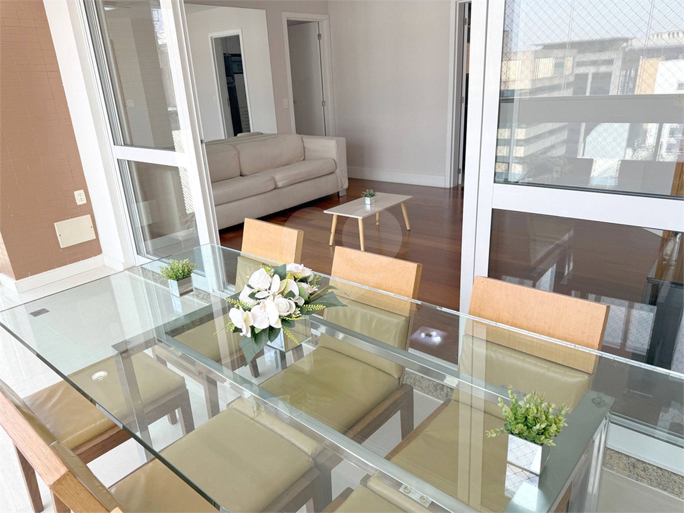 Apartamento para alugar com 3 quartos, sendo 1 suíte, em Vila Olímpia, São Paulo, SP