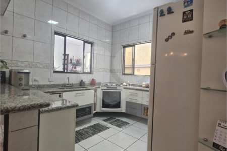 Casa à venda com 4 quartos, sendo 2 suítes, no condomínio Grape Village, Vinhedo - SP