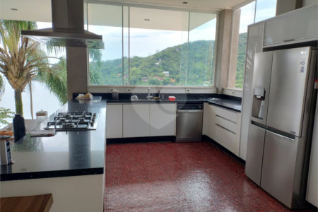 Casa à venda com 4 suítes em Praia Vermelha, Ubatuba, SP