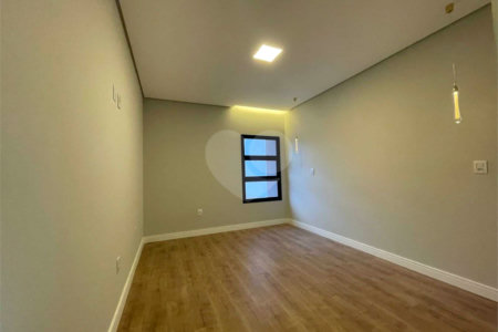 Casa à venda com 3 quartos, sendo 1 suíte, no condomínio Horto Florestal Villagio, Sorocaba - SP