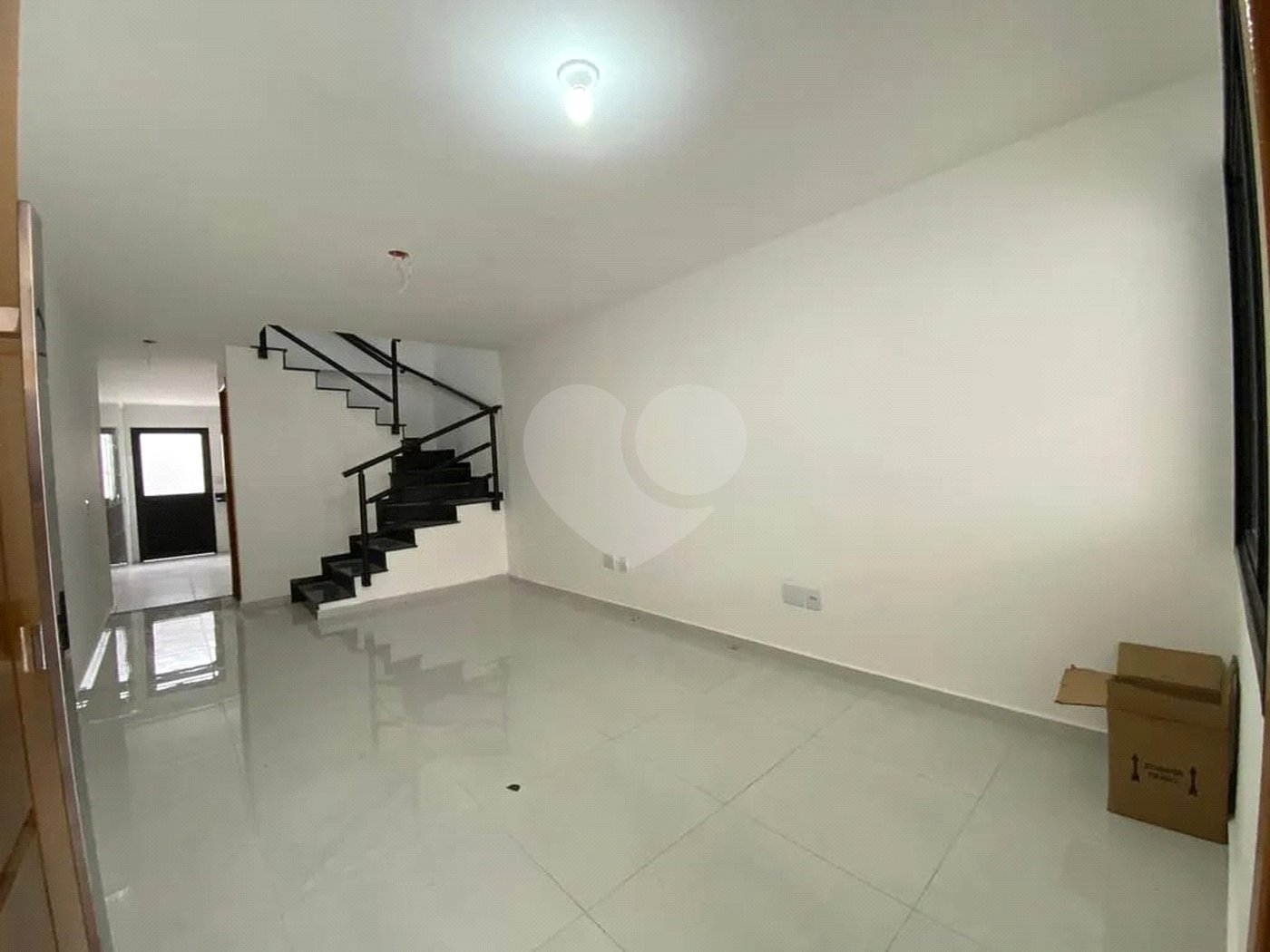 Sobrado à venda com 3 quartos, sendo 1 suíte, em Vila Guilherme, São Paulo, SP