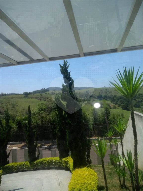 Casa à venda com 3 quartos, sendo 2 suítes,  no condomínio Vale do Sol, Bom Jesus dos Perdões - SP