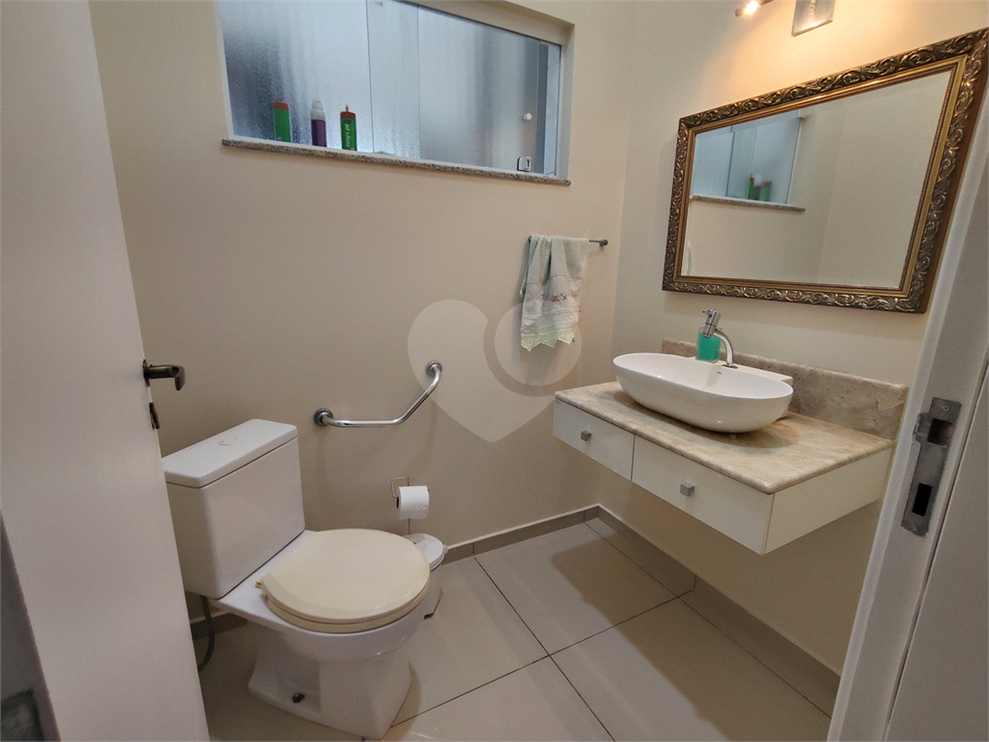 Casa para alugar com 6 quartos, sendo 4 suítes,  no Centro, Itapetininga, SP