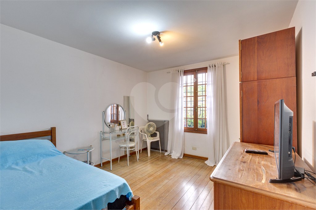Sobrado à venda com 4 quartos, sendo 2 suítes, em Chácara Santo Antônio, São Paulo, SP