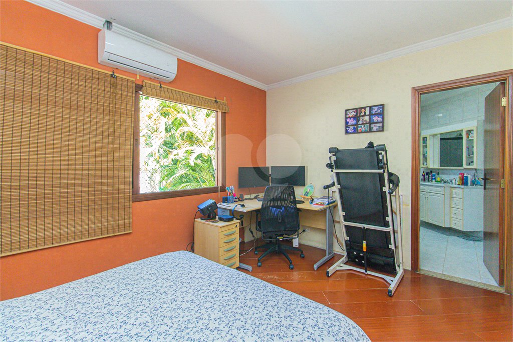 Casa à venda com 3 suítes em Jardim Prudência, São Paulo, SP