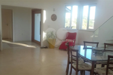 Casa à venda com 4 quartos, sendo 2 suítes, em Pinhal, Jarinu, SP
