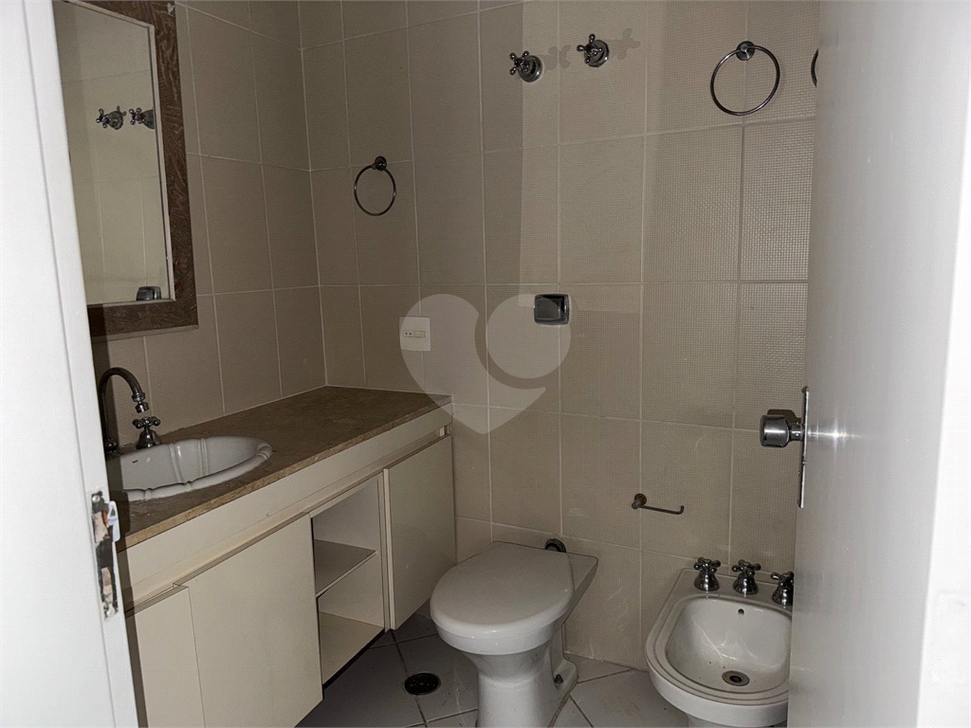 Apartamento à venda ou para alugar com 3 quartos, sendo 1 suíte,  em Jardim Paulista, São Paulo, SP