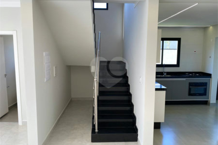 Casa à venda com 3 suítes no condomínio Villaggio Maranello, Vinhedo - SP