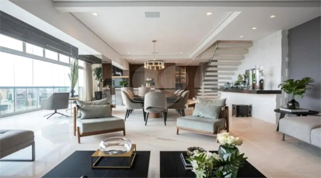 Deslumbrante apartamento duplex pronto para mudar no Itaim Bibi com 242M2, 2 suítes, 3 vagas