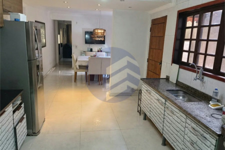 Casa à venda com 3 quartos, sendo 1 suíte, em Butantã, São Paulo - SP