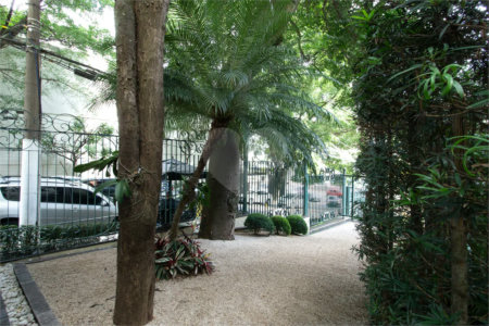 Apartamento a venda no Campo Belo, 192 M², 3 suites, 3 vagas, lazer e próximo ao metrô
