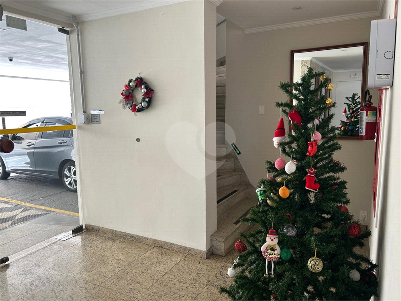 Onde o sossego encontra a praticidade: Seu novo refúgio no Planalto Paulista!Andar alto,vista privilegiada, 2 dormitorios,1 sala,cozinha e banheiro,SEM VAGA.