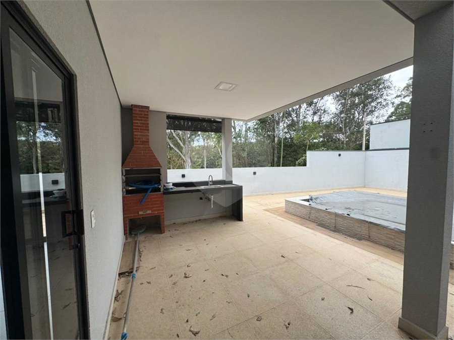Casa à venda com 3 quartos, sendo 1 suíte, no condomínio Jardim Laguna, Indaiatuba - SP
