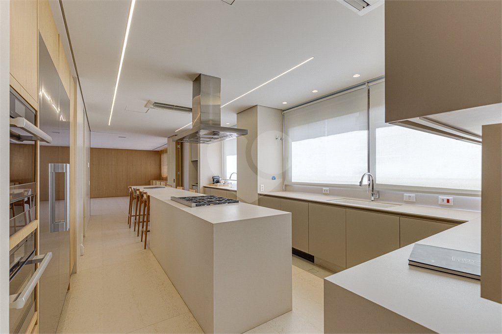 Apartamento à venda com 4 suítes em Moema, São Paulo, SP