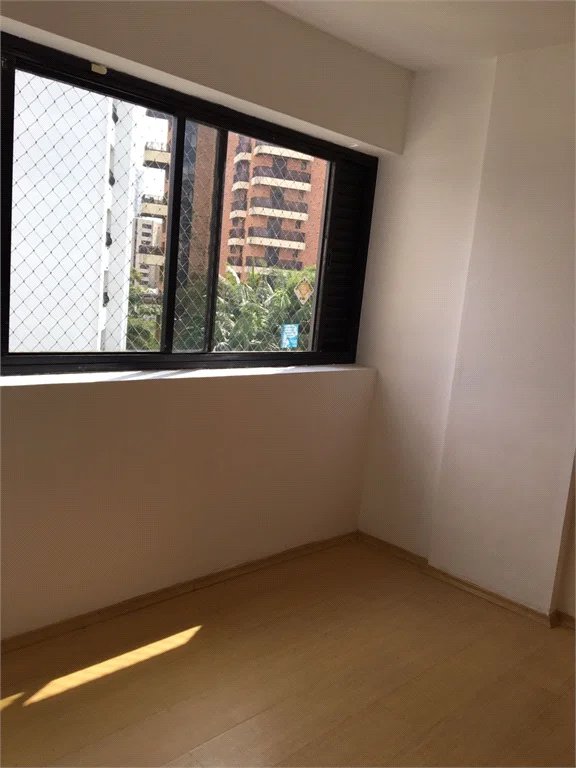 Apartamento à venda com 3 quartos, sendo 1 suíte, em Jardim Parque Morumbi, São Paulo, SP