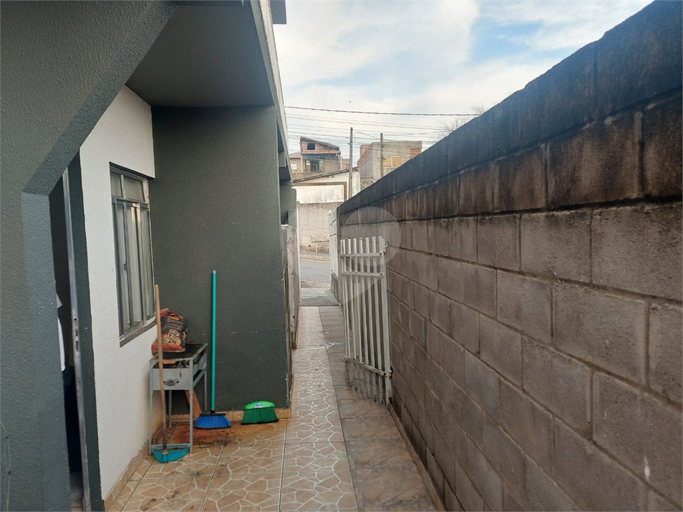 Sobrado à venda com 4 quartos em Capela, Vinhedo, SP