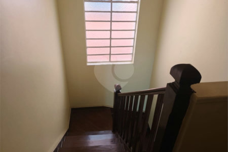 Excelente sobrado para venda com 250m², 3 quartos e 2 vagas de garagem na Aclimação!