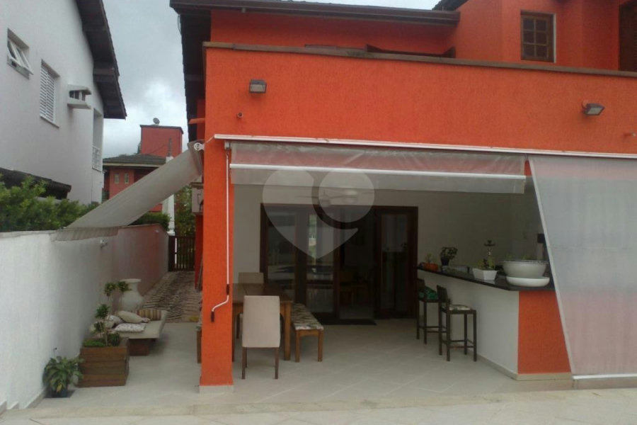 Sobrado à venda com 5 suítes em Enseada, Bertioga, SP