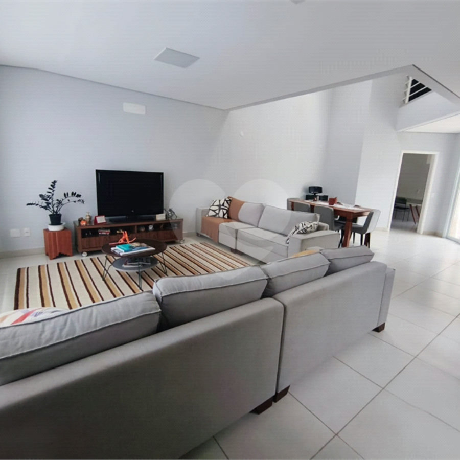 Casa à venda com 3 suítes no condomínio Piemonte, Vinhedo - SP