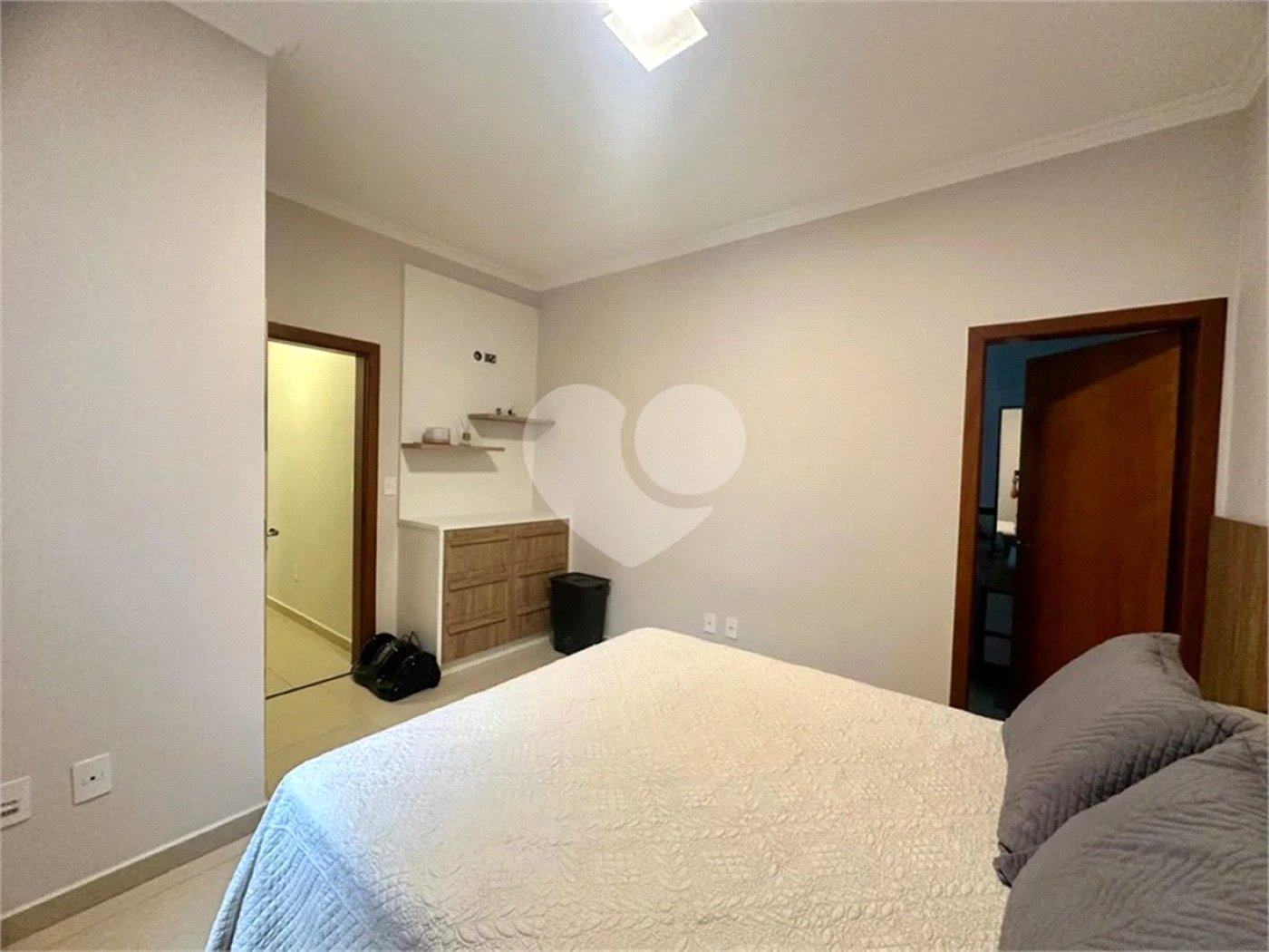 Casa à venda ou para alugar com 3 quartos, sendo 1 suíte,  no condomínio Vila Rica, Indaiatuba - SP