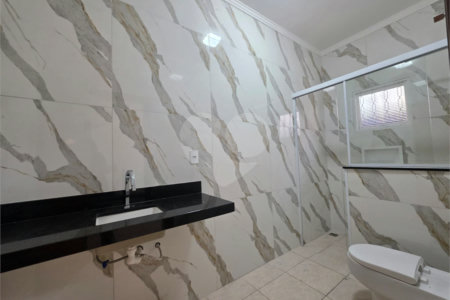 Casa à venda com 3 quartos, sendo 1 suíte, no condomínio Residencial Jardim das Palmeiras, Vinhedo - SP