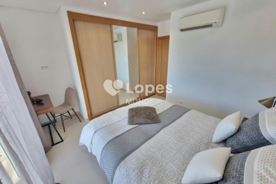 Casa com 4 quartos à venda em Albufeira, Algarve, Portugal – Vista para o mar e piscina