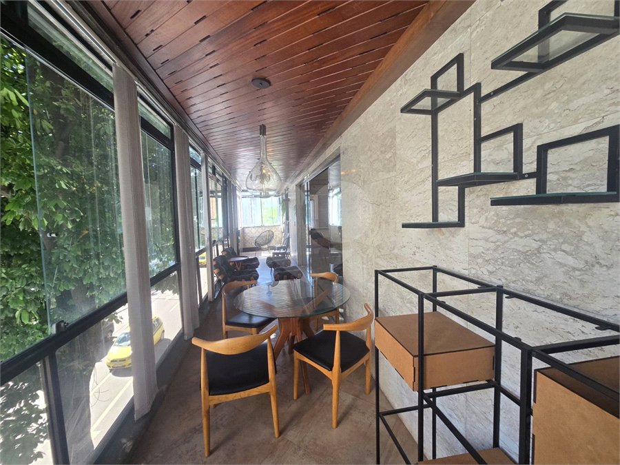 Apartamento à venda ou para alugar com 2 quartos, sendo 1 suíte, em Leblon, Rio de Janeiro, RJ