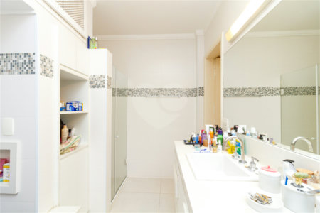Apto espaçoso | 180 m² | 3 dorms. (1 suíte) | 1 vaga em Santa Cecília!