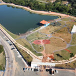 Terreno à venda com 1 suíte no condomínio Picollo Villaggio, Louveira - SP