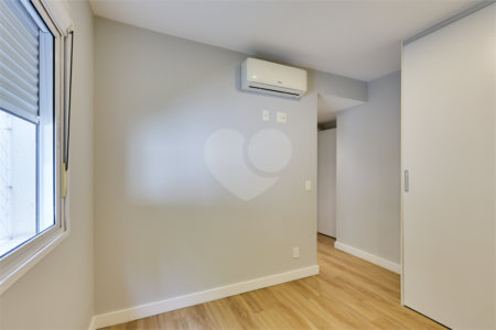 Apartamento à venda com 4 quartos, sendo 3 suítes, em Granja Julieta, São Paulo, SP