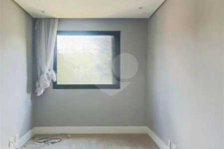 Apartamento à venda com 3 quartos, sendo 1 suíte,  em Cidade São Francisco, São Paulo, SP