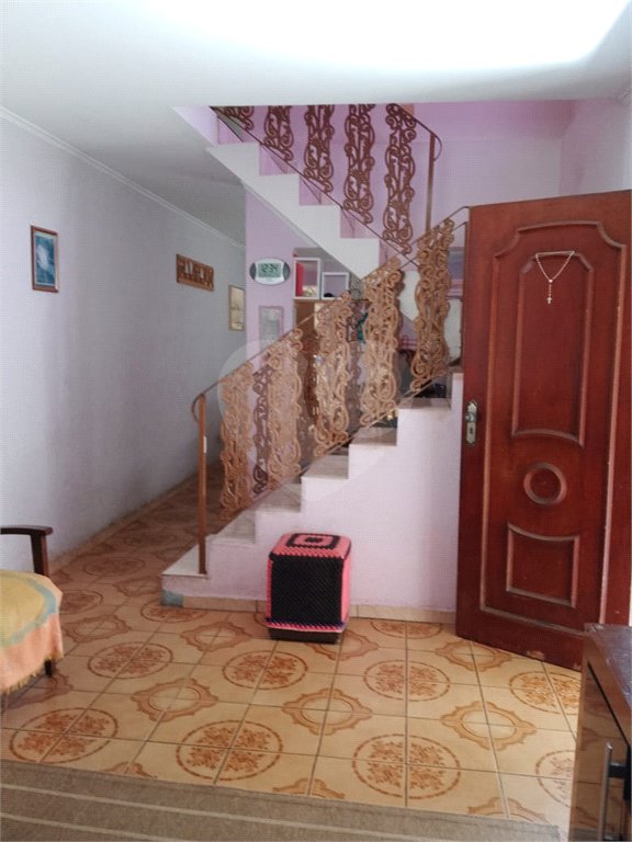Sobrado à venda com 4 quartos, sendo 1 suíte, em Jardim Marisa, São Paulo, SP