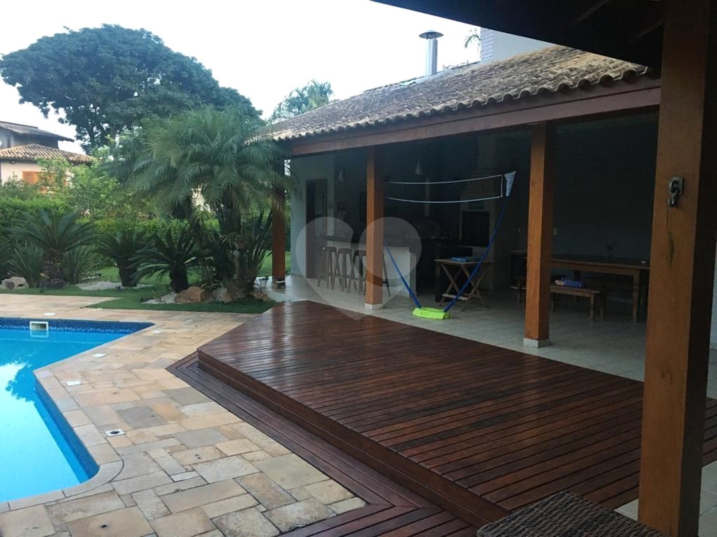 Casa à venda com 3 suítes no condomínio Lago Azul Residencial e Golfe, Araçoiaba da Serra - SP