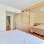 Casa à venda com 3 quartos, sendo 2 suítes, no condomínio Floradas da Serra, São Paulo - SP
